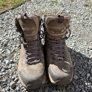 Merrell womens Brown Hiking Boots with Gray Laces